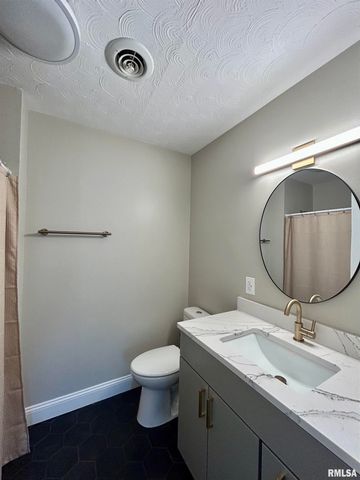 317 S Lu Court, Carbondale, IL 62901