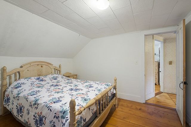 200 Lake Rd, Ashburnham, MA 01430