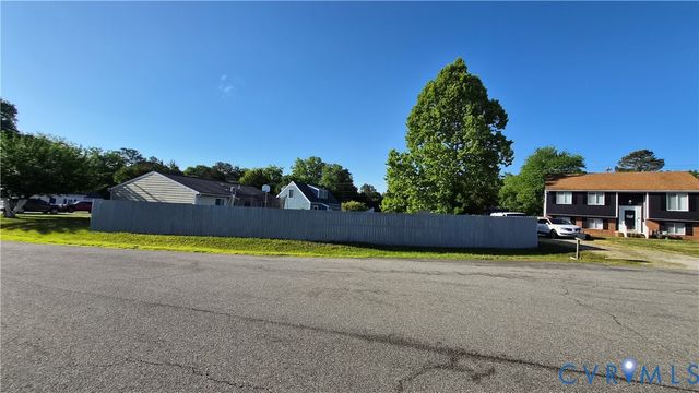 16 Moorwood Ridge Dr, North Chesterfield, VA 23236