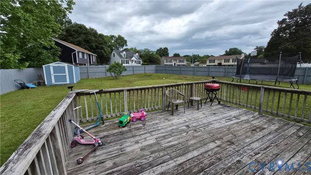 16 Moorwood Ridge Dr, North Chesterfield, VA 23236