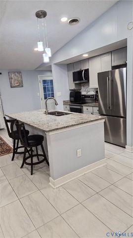 16 Moorwood Ridge Dr, North Chesterfield, VA 23236