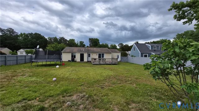 16 Moorwood Ridge Dr, North Chesterfield, VA 23236