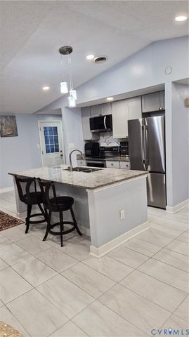 16 Moorwood Ridge Dr, North Chesterfield, VA 23236