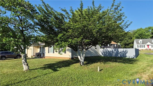 16 Moorwood Ridge Dr, North Chesterfield, VA 23236
