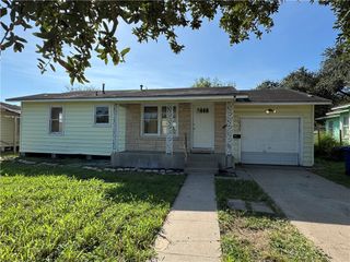 1037 Catalina Pl, Corpus Christi, TX 78411