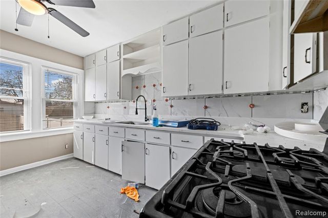 705 Cleophus Parkway, Lincoln Park, MI 48146