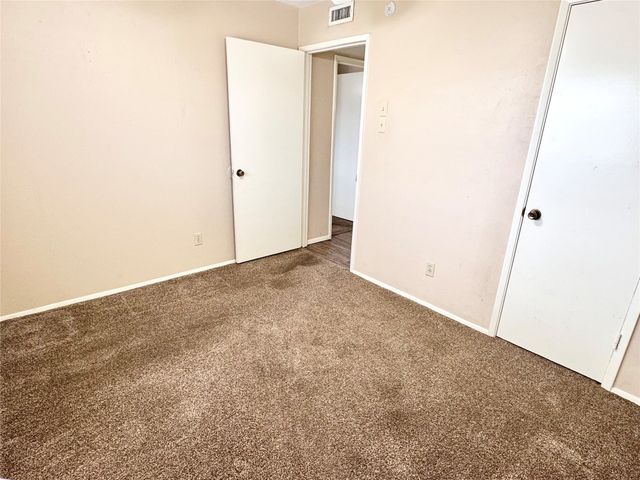 1613 Squire Court, Grand Prairie, TX 75051