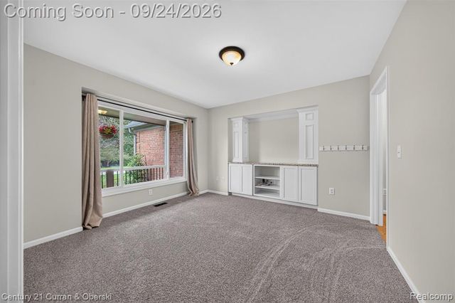 1230 Cottonwood Street, Lake Orion, MI 48360