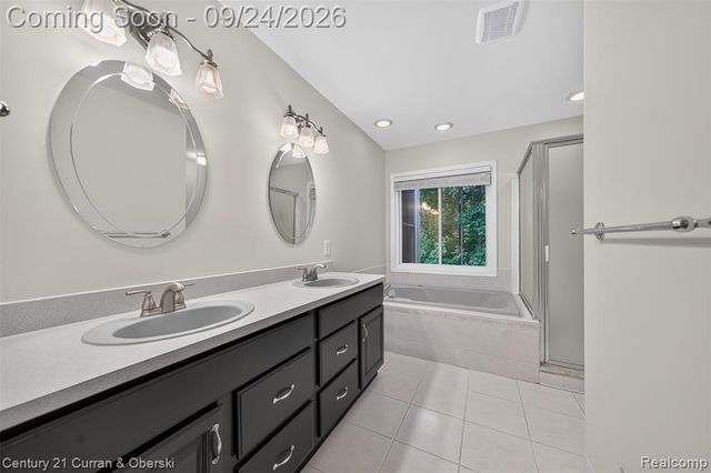 1230 Cottonwood Street, Lake Orion, MI 48360