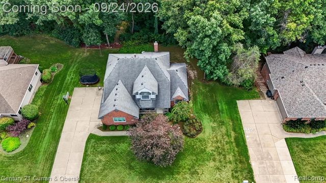 1230 Cottonwood Street, Lake Orion, MI 48360