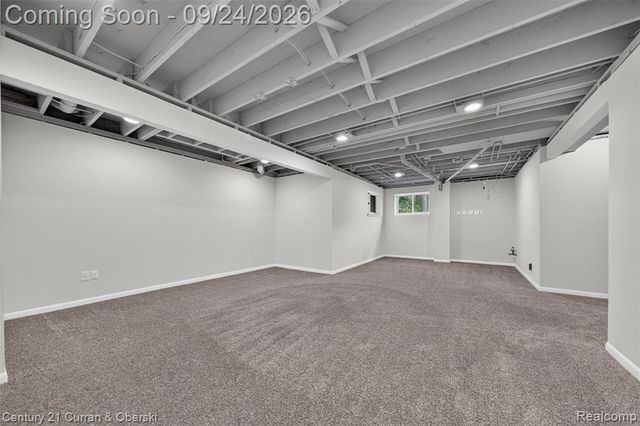 1230 Cottonwood Street, Lake Orion, MI 48360