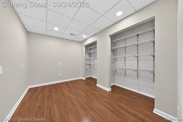 1230 Cottonwood Street, Lake Orion, MI 48360