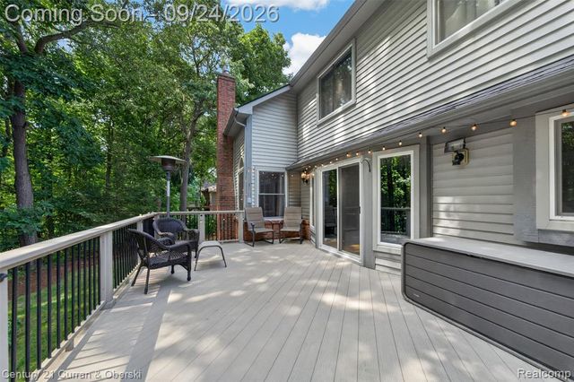 1230 Cottonwood Street, Lake Orion, MI 48360