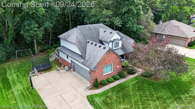 1230 Cottonwood Street, Lake Orion, MI 48360