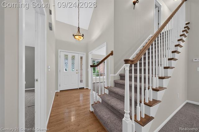 1230 Cottonwood Street, Lake Orion, MI 48360
