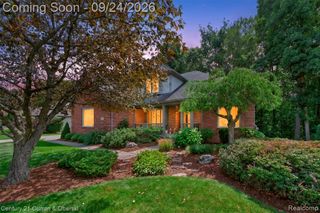1230 Cottonwood Street, Lake Orion, MI 48360