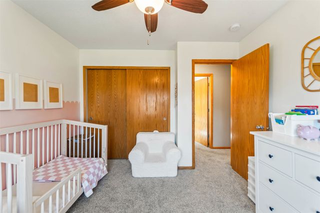 445 Boulder Ridge Court, Pleasant Hill, IA 50327