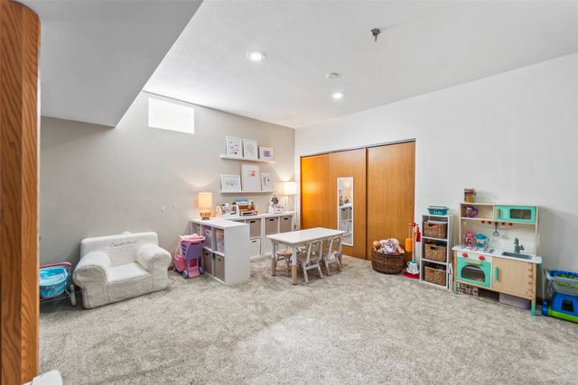 445 Boulder Ridge Court, Pleasant Hill, IA 50327