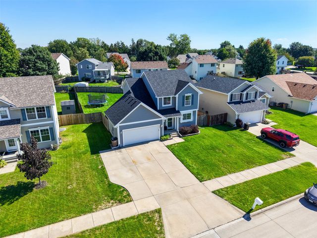 445 Boulder Ridge Court, Pleasant Hill, IA 50327