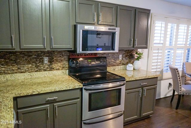 2323 E PEACH TREE Drive, Chandler, AZ 85249