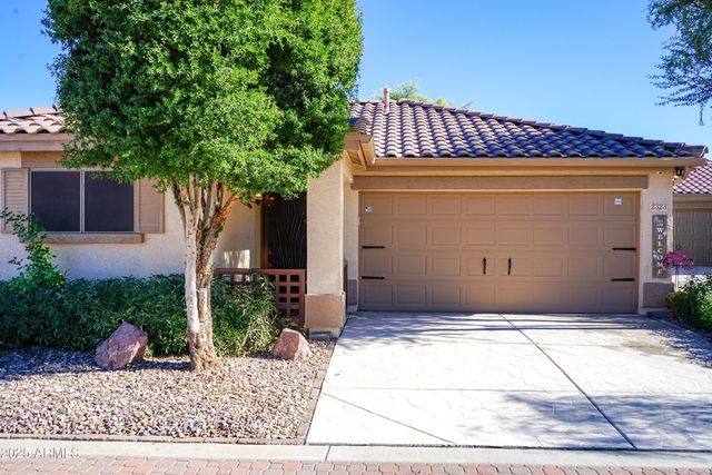 2323 E PEACH TREE Drive, Chandler, AZ 85249