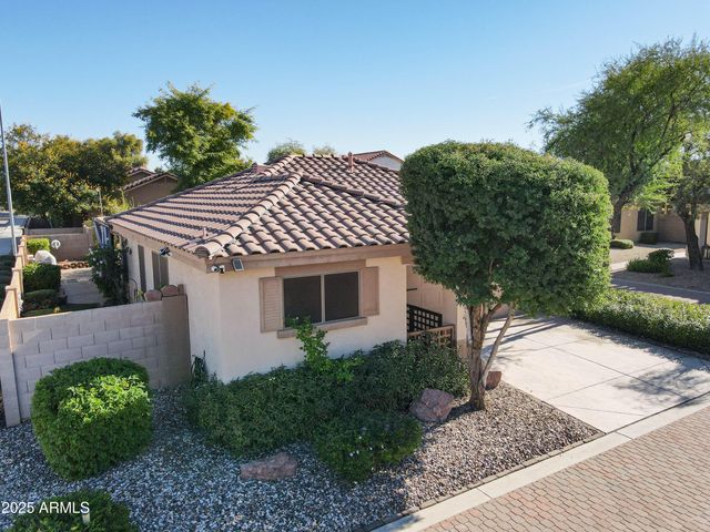 2323 E PEACH TREE Drive, Chandler, AZ 85249