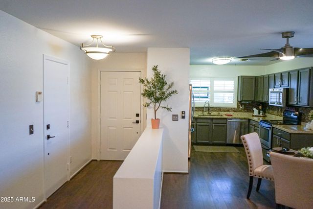 2323 E PEACH TREE Drive, Chandler, AZ 85249