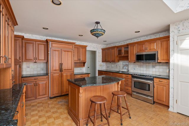 336 W Hills Road, Huntington, NY 11743