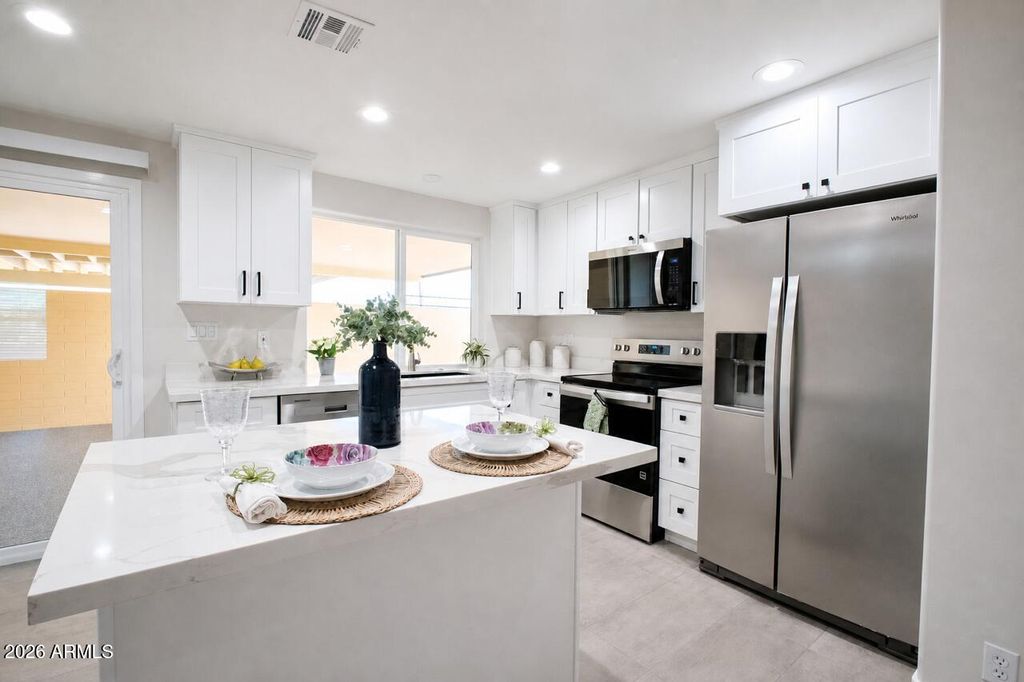 552 N HOBSON Plaza, Mesa, AZ 85203 — exterior