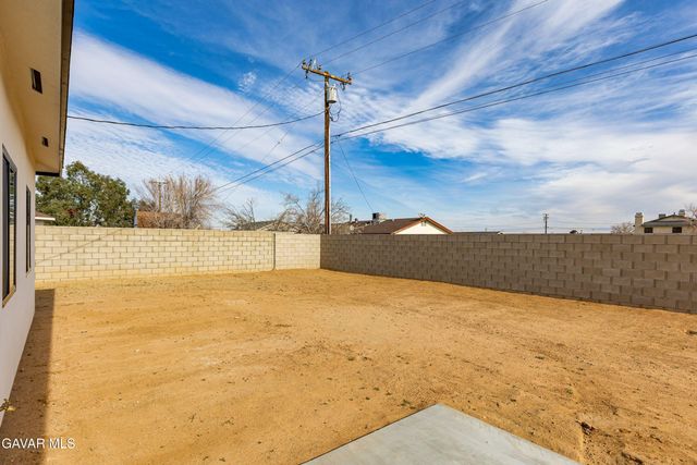 8633 Hickory Drive, California City, CA 93505