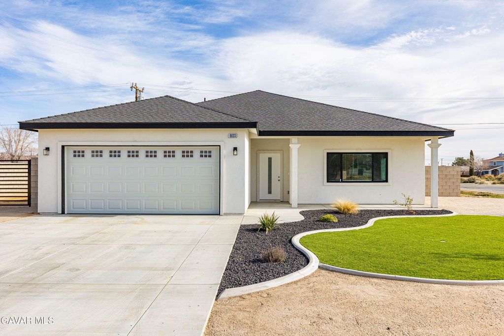 8633 Hickory Drive, California City, CA 93505