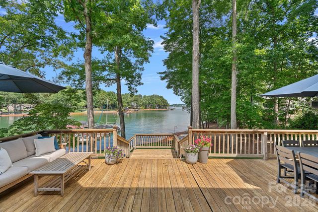 8160 Waterford Drive, Stanley, NC 28164