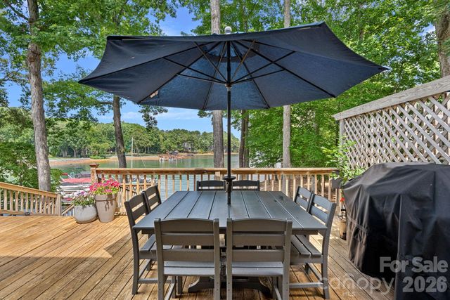 8160 Waterford Drive, Stanley, NC 28164