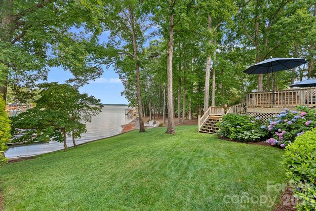 8160 Waterford Drive, Stanley, NC 28164
