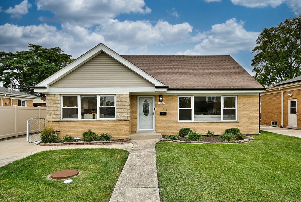1652 Heidorn Avenue, Westchester, IL 60154 — photo 2