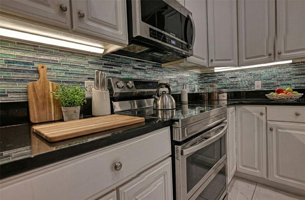 Image 13 of property listing at Address unavailable.