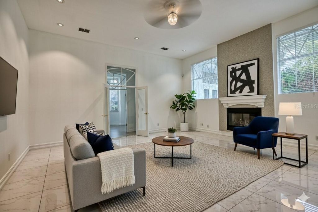 Image 9 of property listing at Address unavailable.