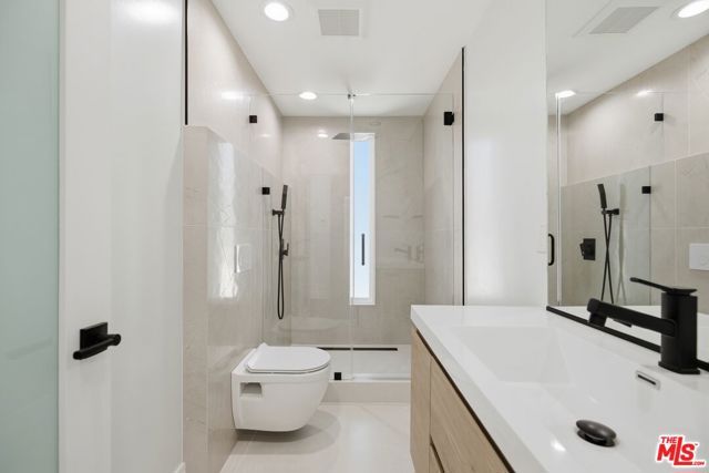 11611 Burbank Boulevard, Los Angeles, CA 91601