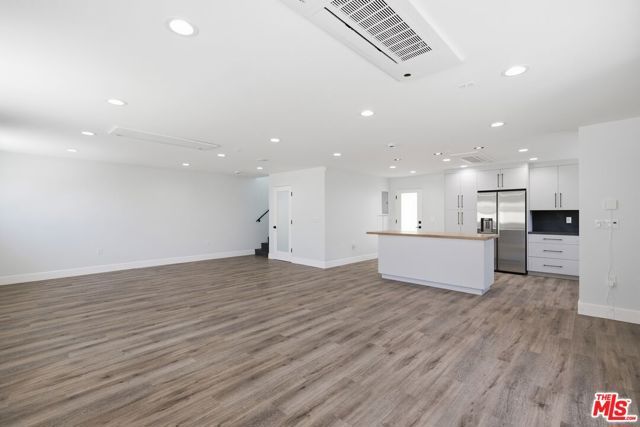 11611 Burbank Boulevard, Los Angeles, CA 91601