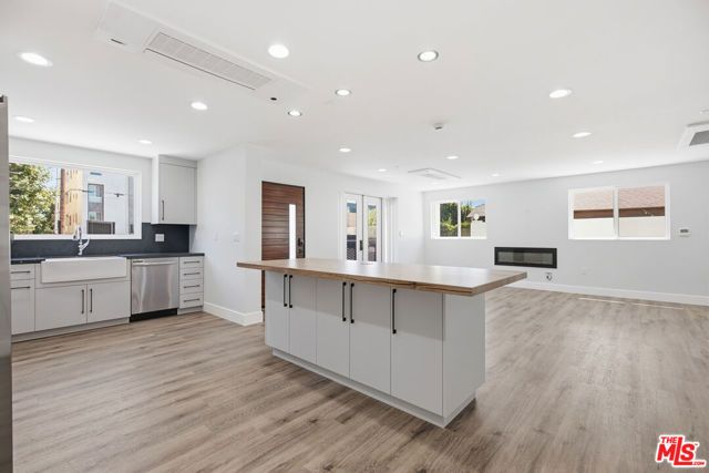11611 Burbank Boulevard, Los Angeles, CA 91601