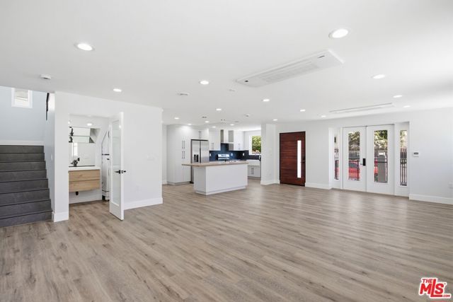 11611 Burbank Boulevard, Los Angeles, CA 91601