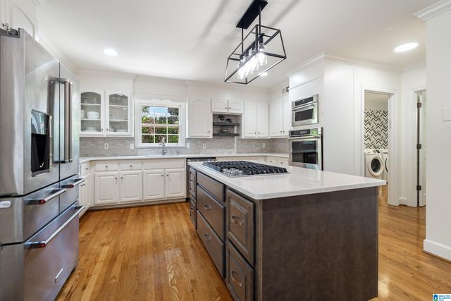 2913 N WOODRIDGE ROAD, Mountain Brook, AL 35223