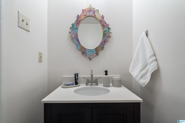 2913 N WOODRIDGE ROAD, Mountain Brook, AL 35223