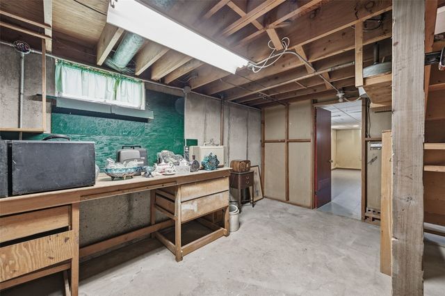 3422 Dennis Drive NW, Cedar Rapids, IA 52405