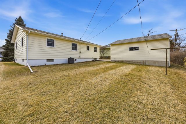 3422 Dennis Drive NW, Cedar Rapids, IA 52405