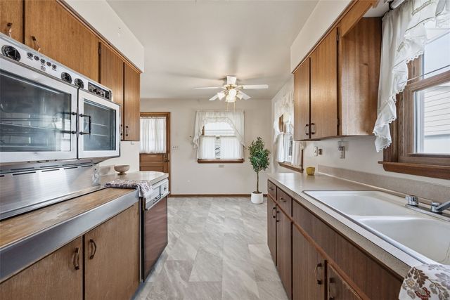 3422 Dennis Drive NW, Cedar Rapids, IA 52405