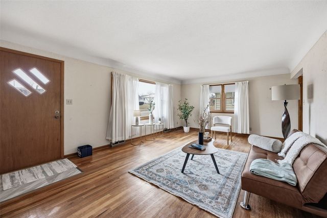 3422 Dennis Drive NW, Cedar Rapids, IA 52405