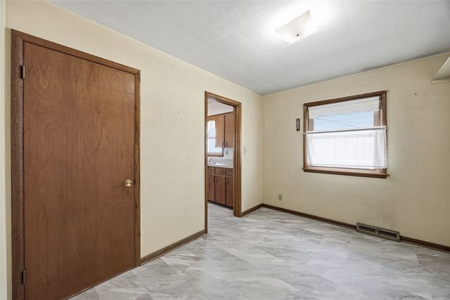 3422 Dennis Drive NW, Cedar Rapids, IA 52405