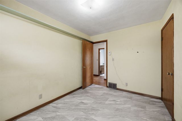 3422 Dennis Drive NW, Cedar Rapids, IA 52405