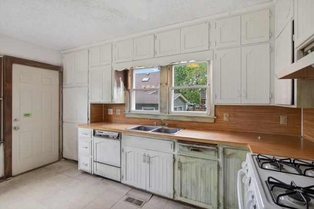 4019 Bryant Avenue N, Minneapolis, MN 55412